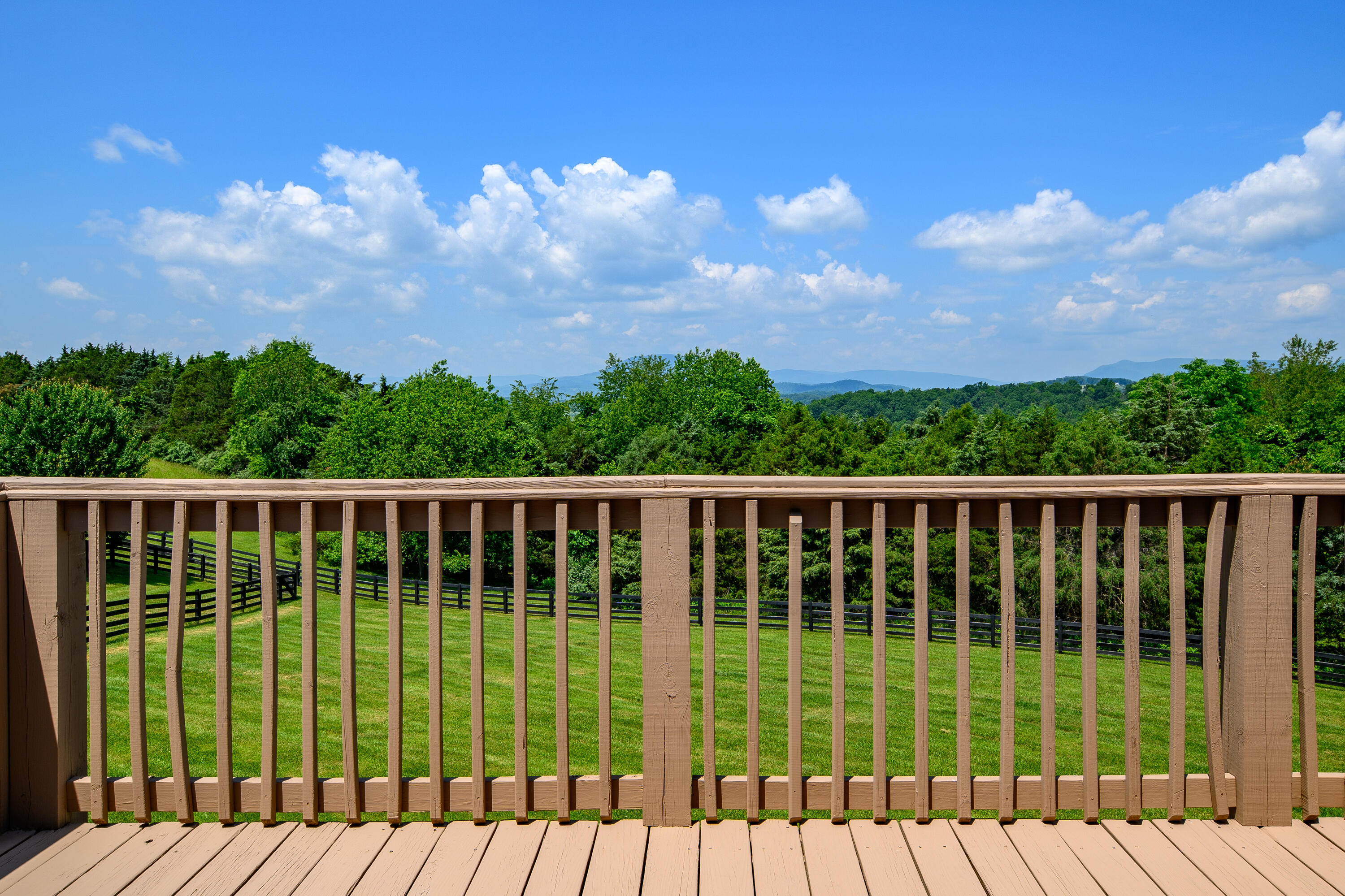 140 Cherry Ridge Ln