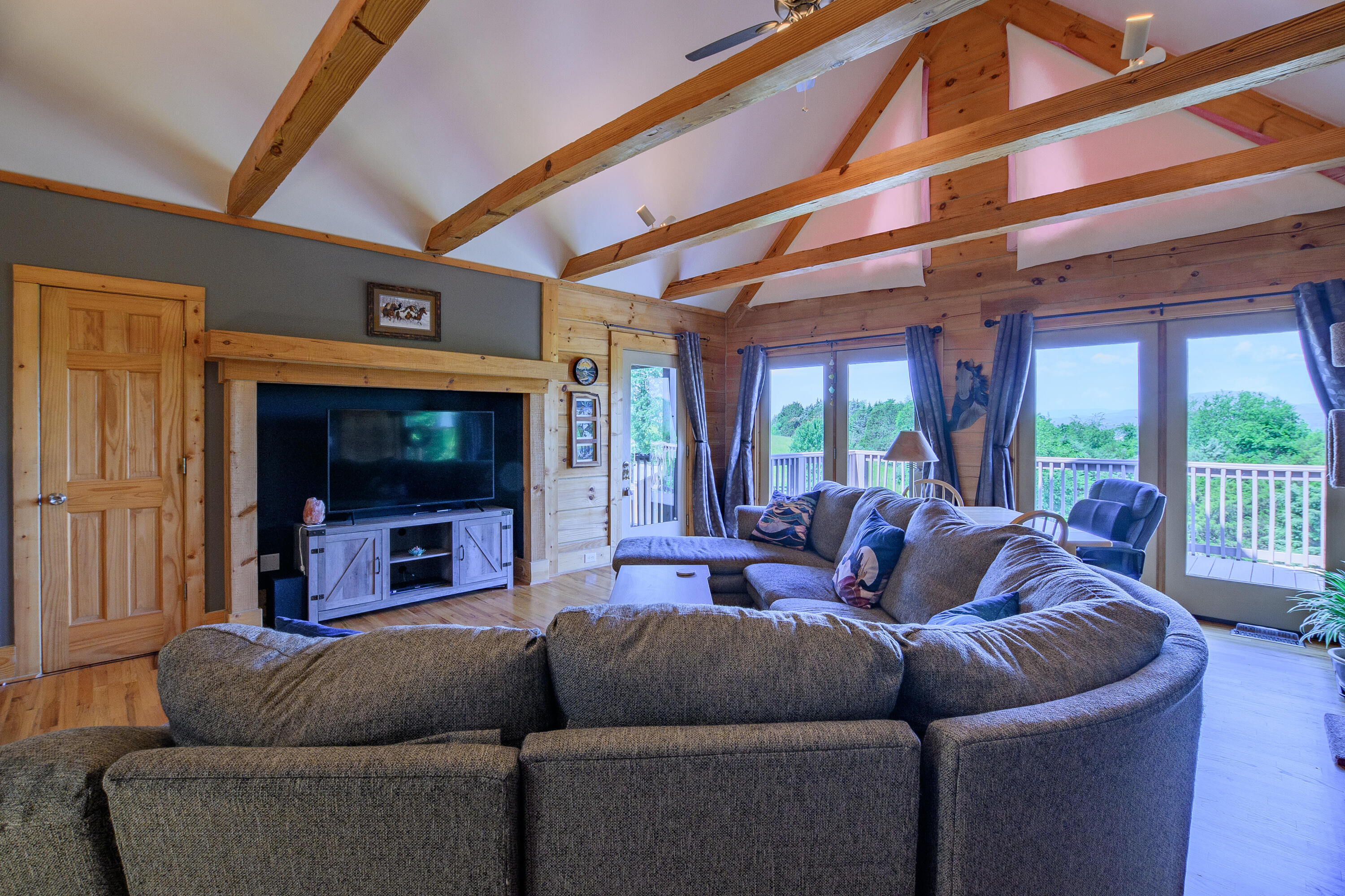140 Cherry Ridge Ln