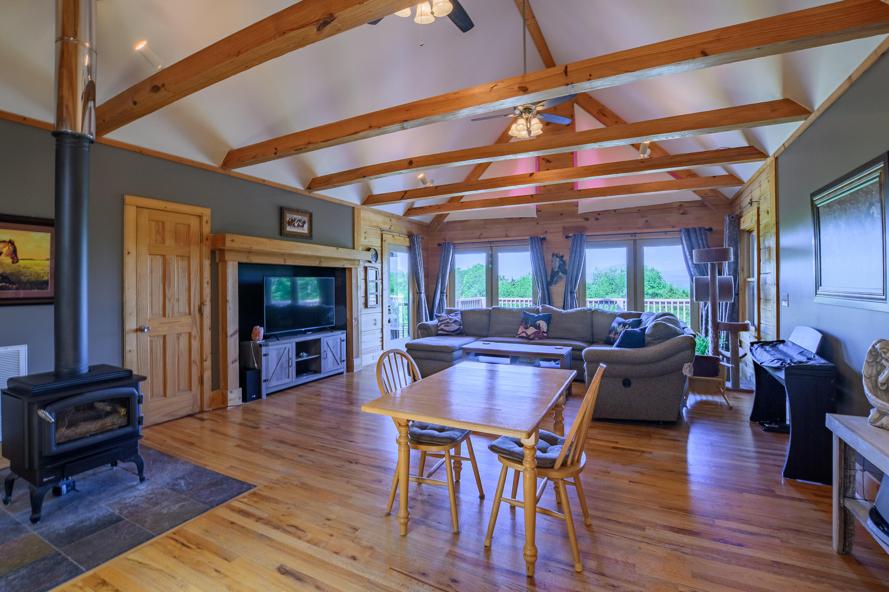 140 Cherry Ridge Ln