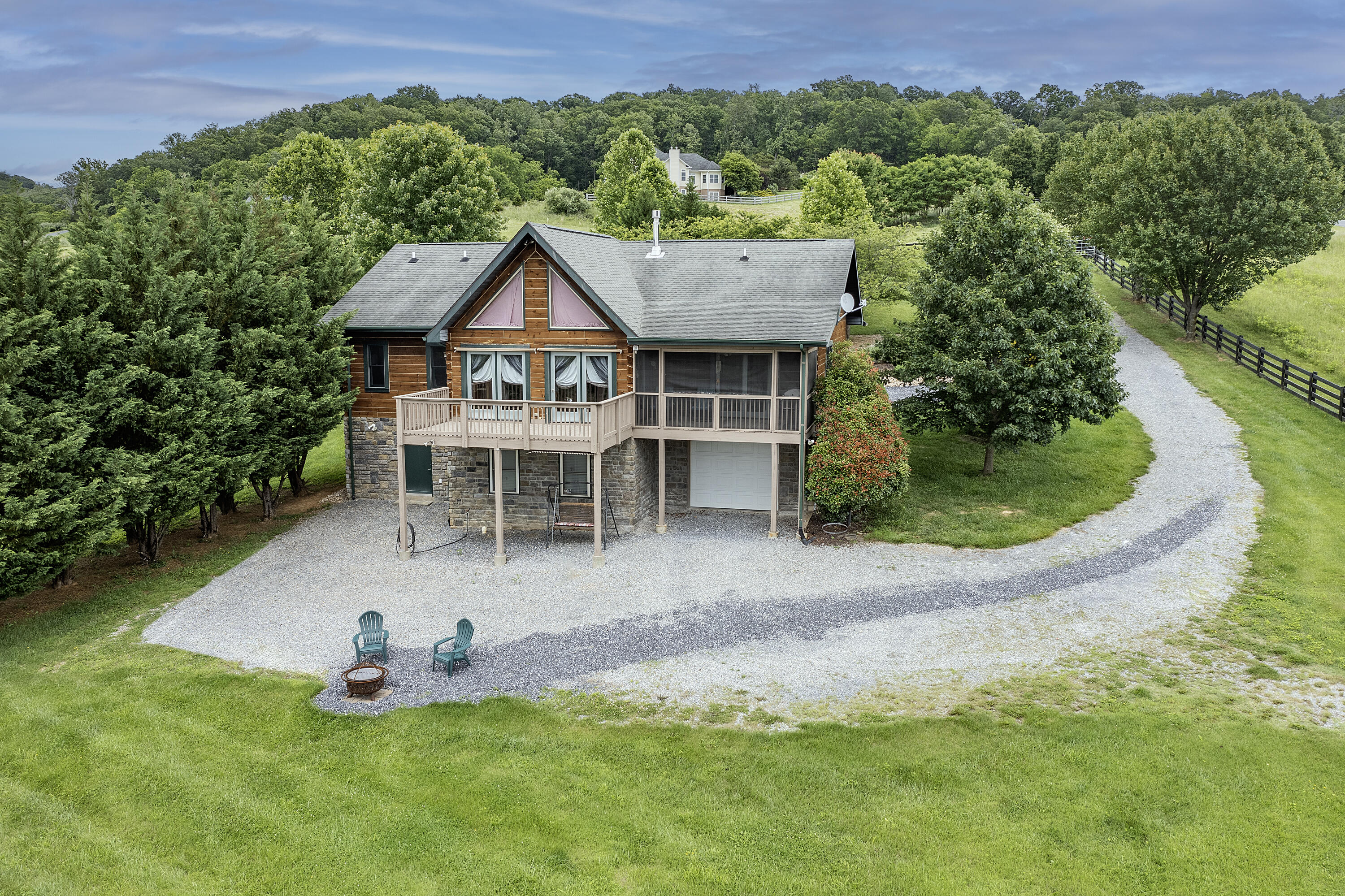 140 Cherry Ridge Ln