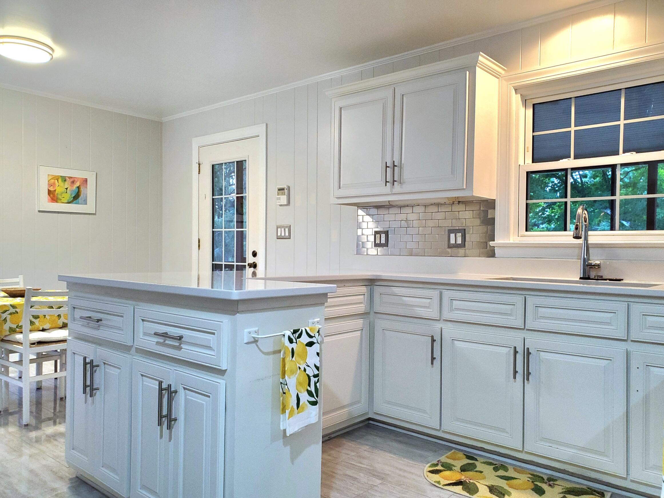 903 Bowyer Ln