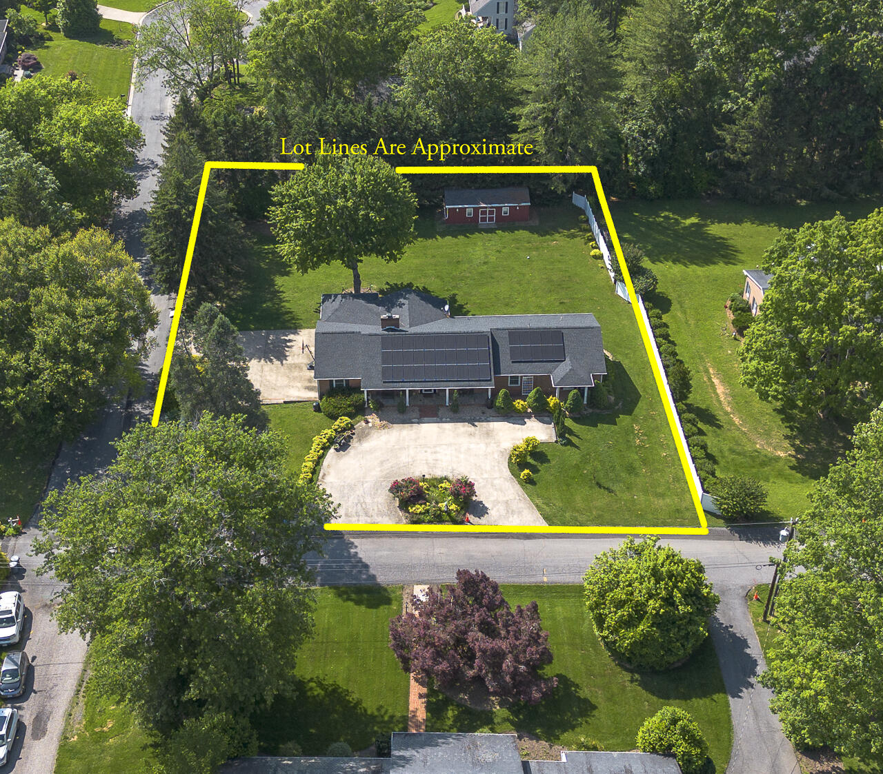 903 Bowyer Ln