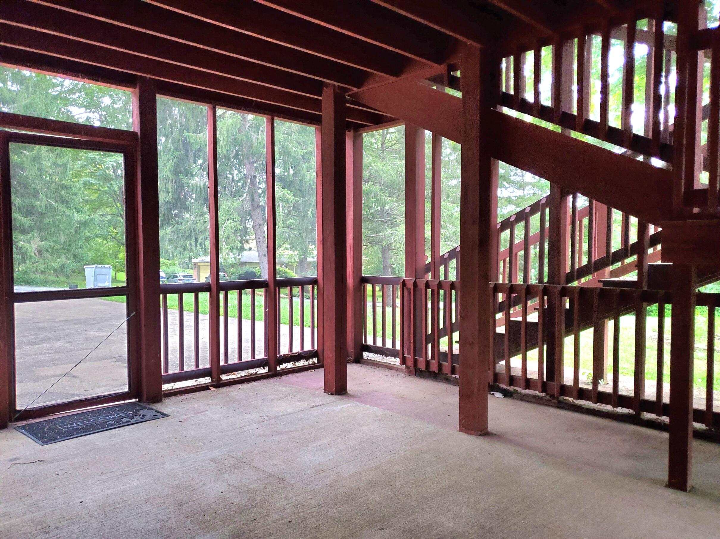 903 Bowyer Ln