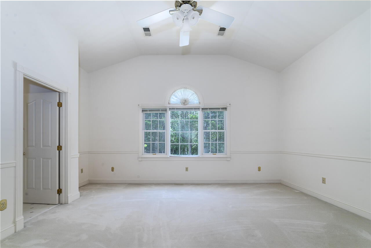 33 Edgewood Dr