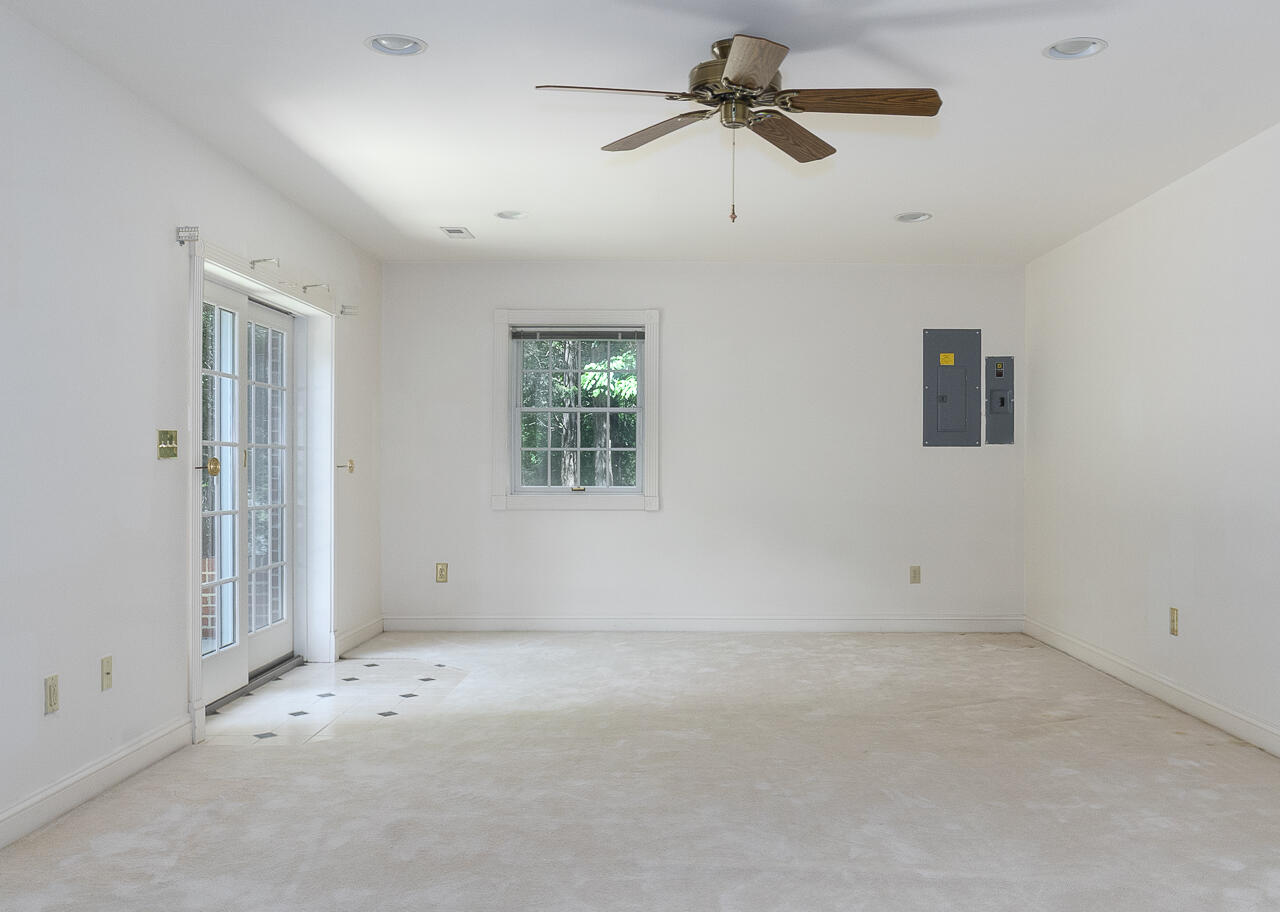 33 Edgewood Dr