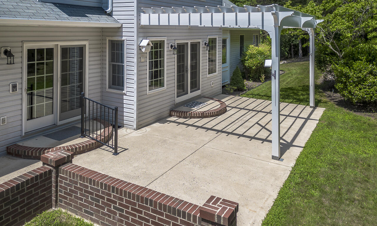 33 Edgewood Dr
