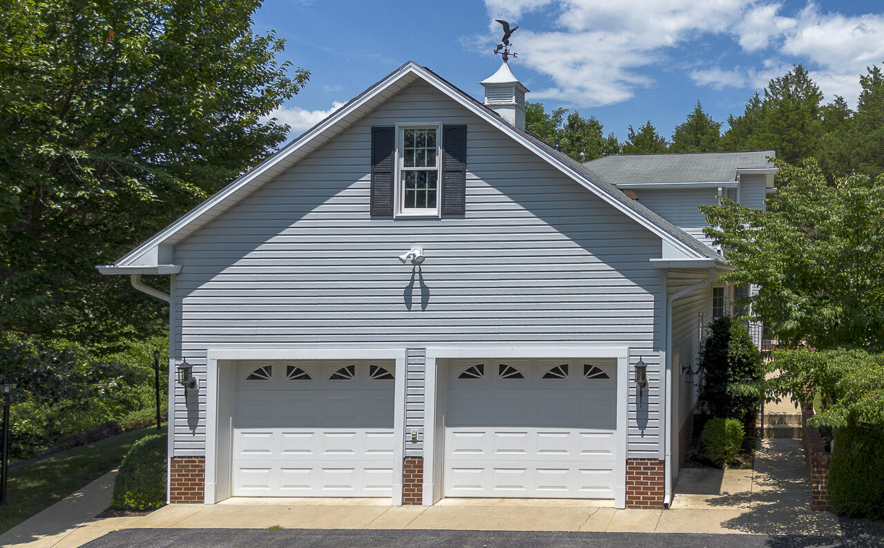 33 Edgewood Dr