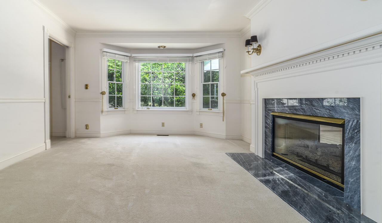 33 Edgewood Dr