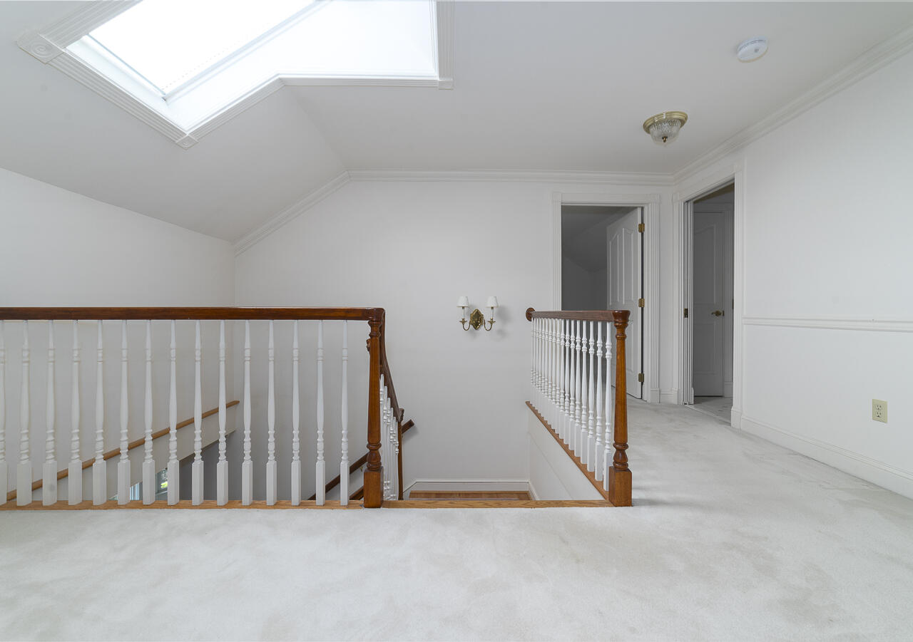 33 Edgewood Dr