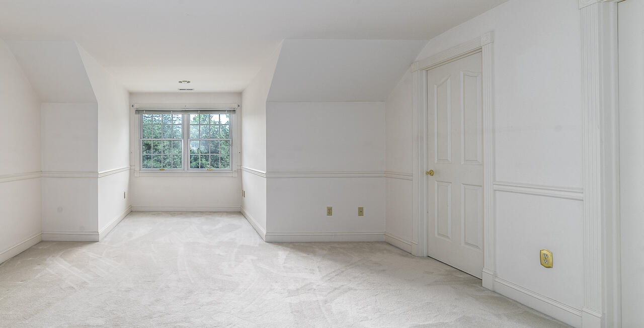 33 Edgewood Dr