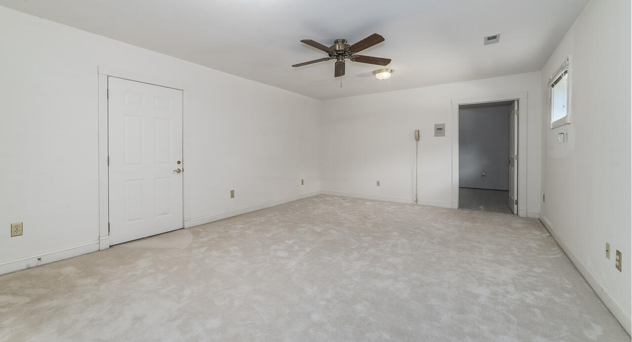 33 Edgewood Dr