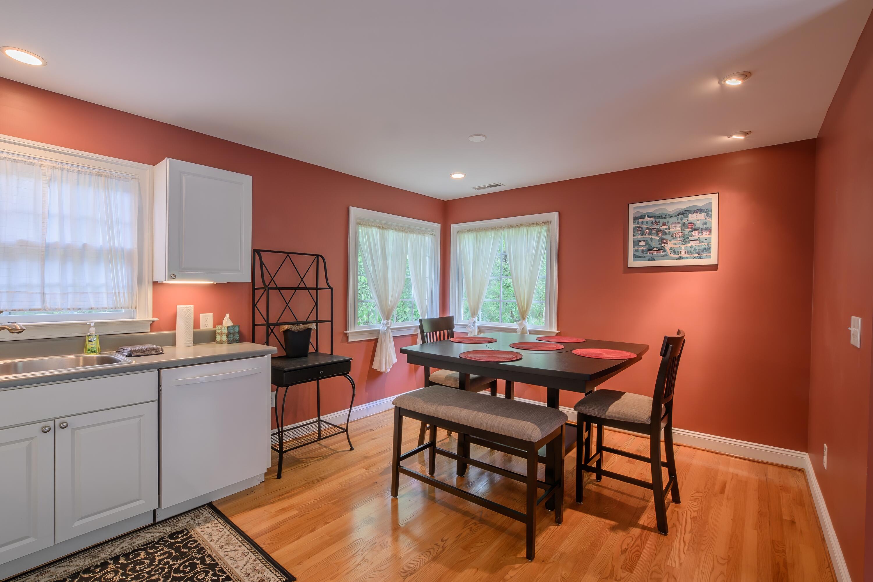 1152 Collierstown Rd
