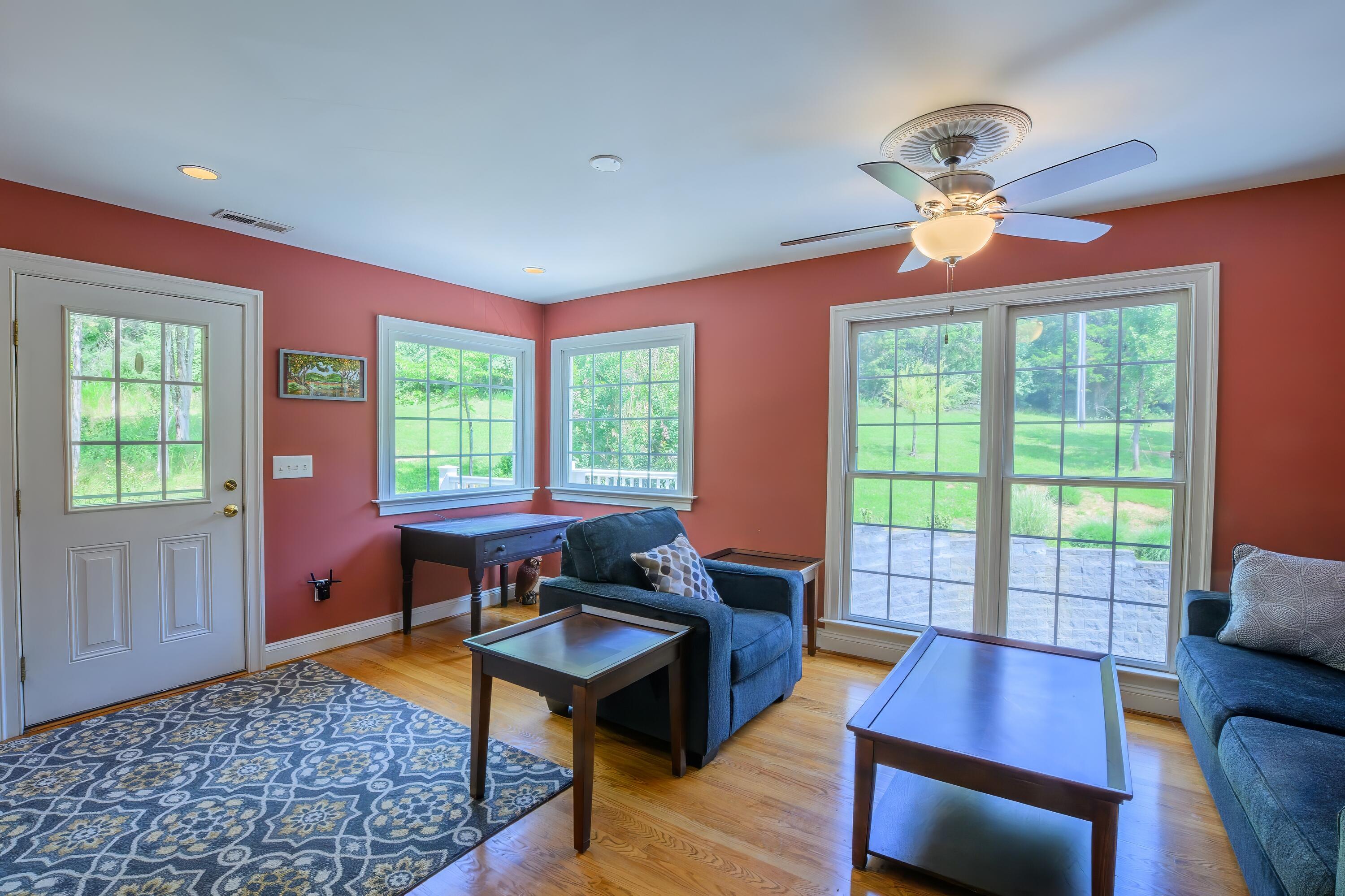 1152 Collierstown Rd