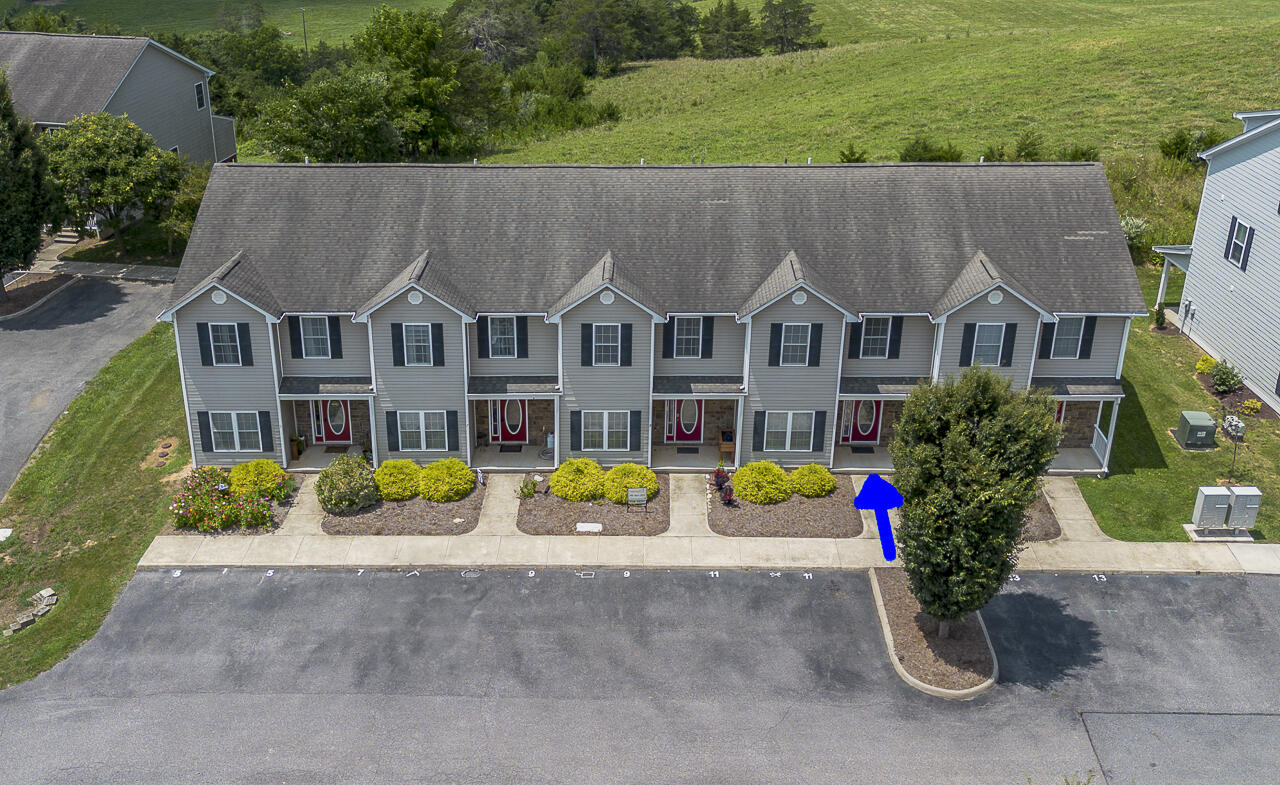 11 Bristol Ln