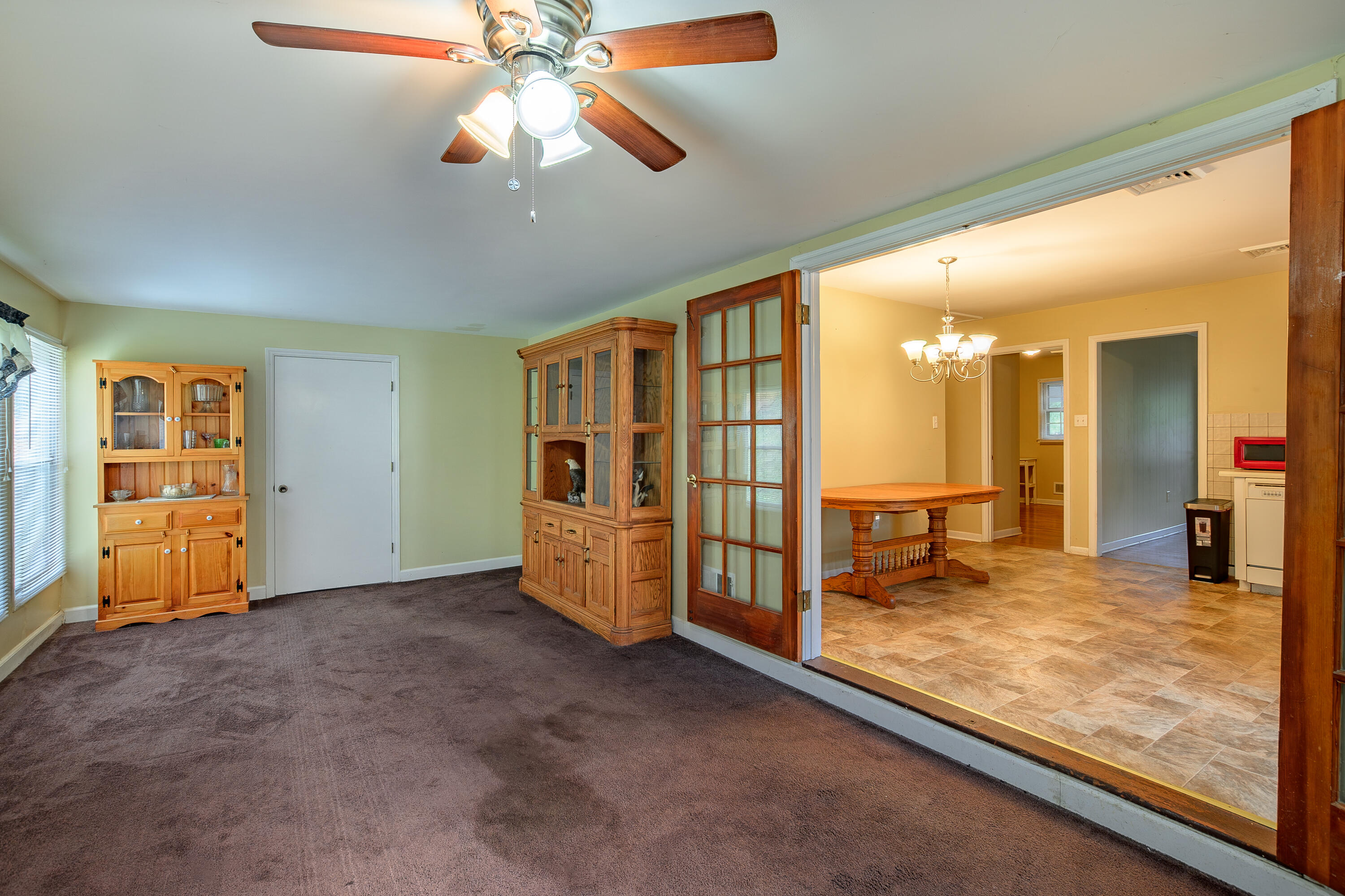 172 W 37th St