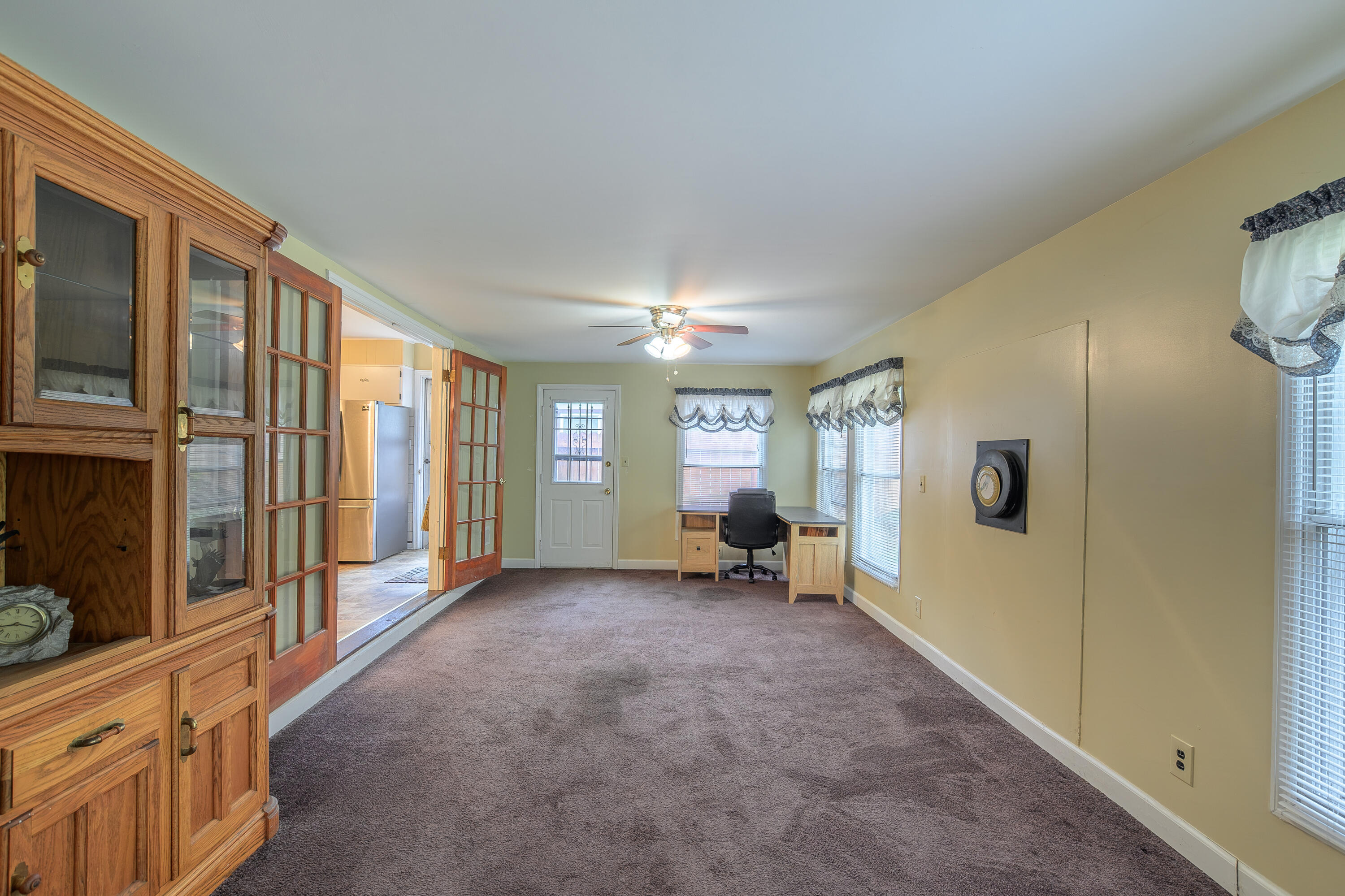 172 W 37th St