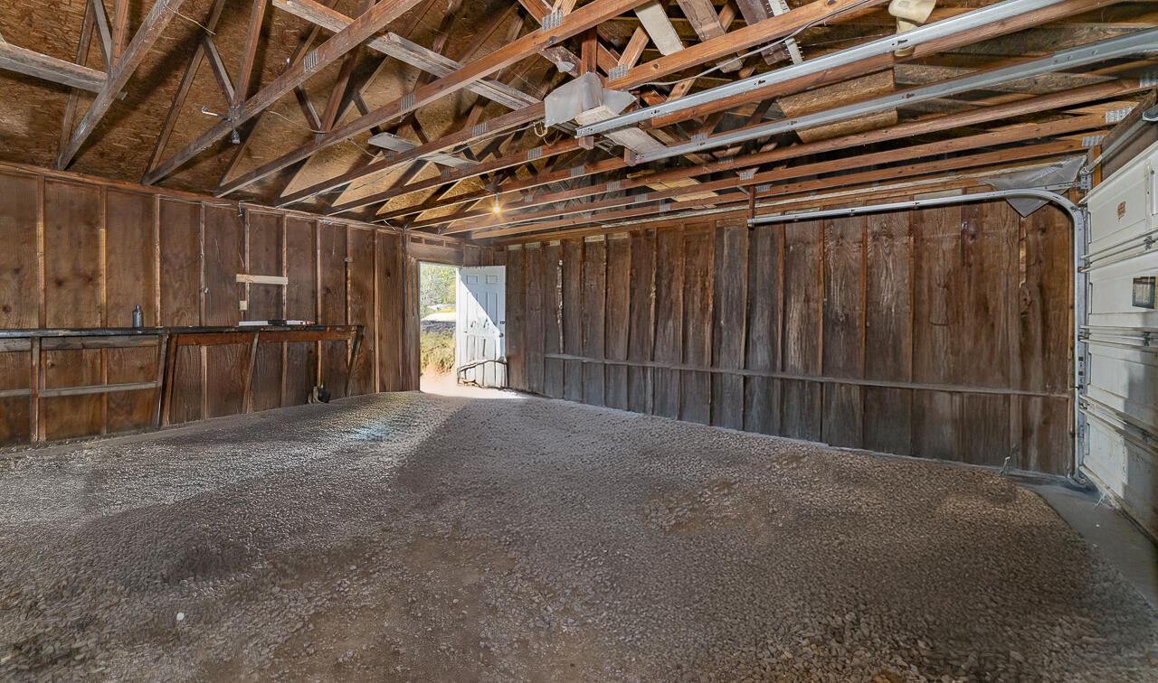 18 Little River Rd