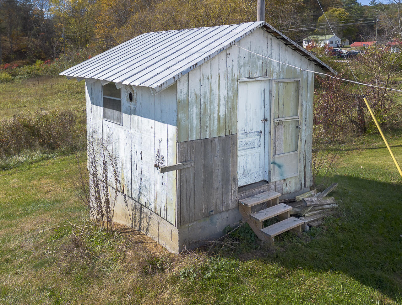 18 Little River Rd