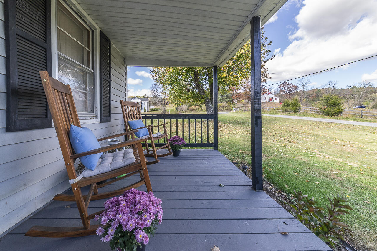 18 Little River Rd