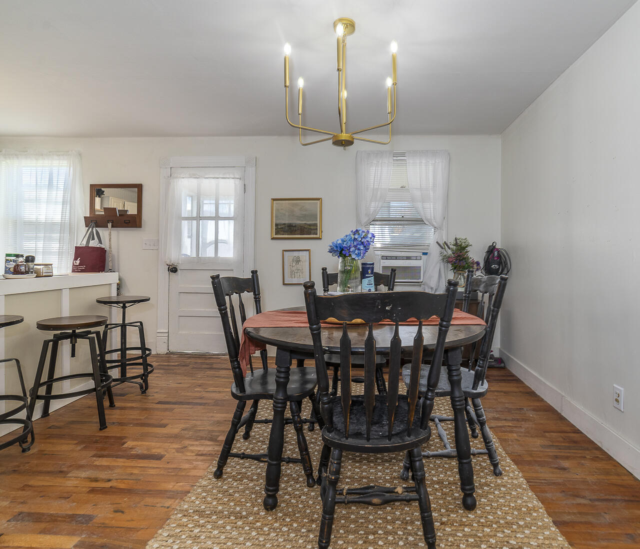 18 Little River Rd