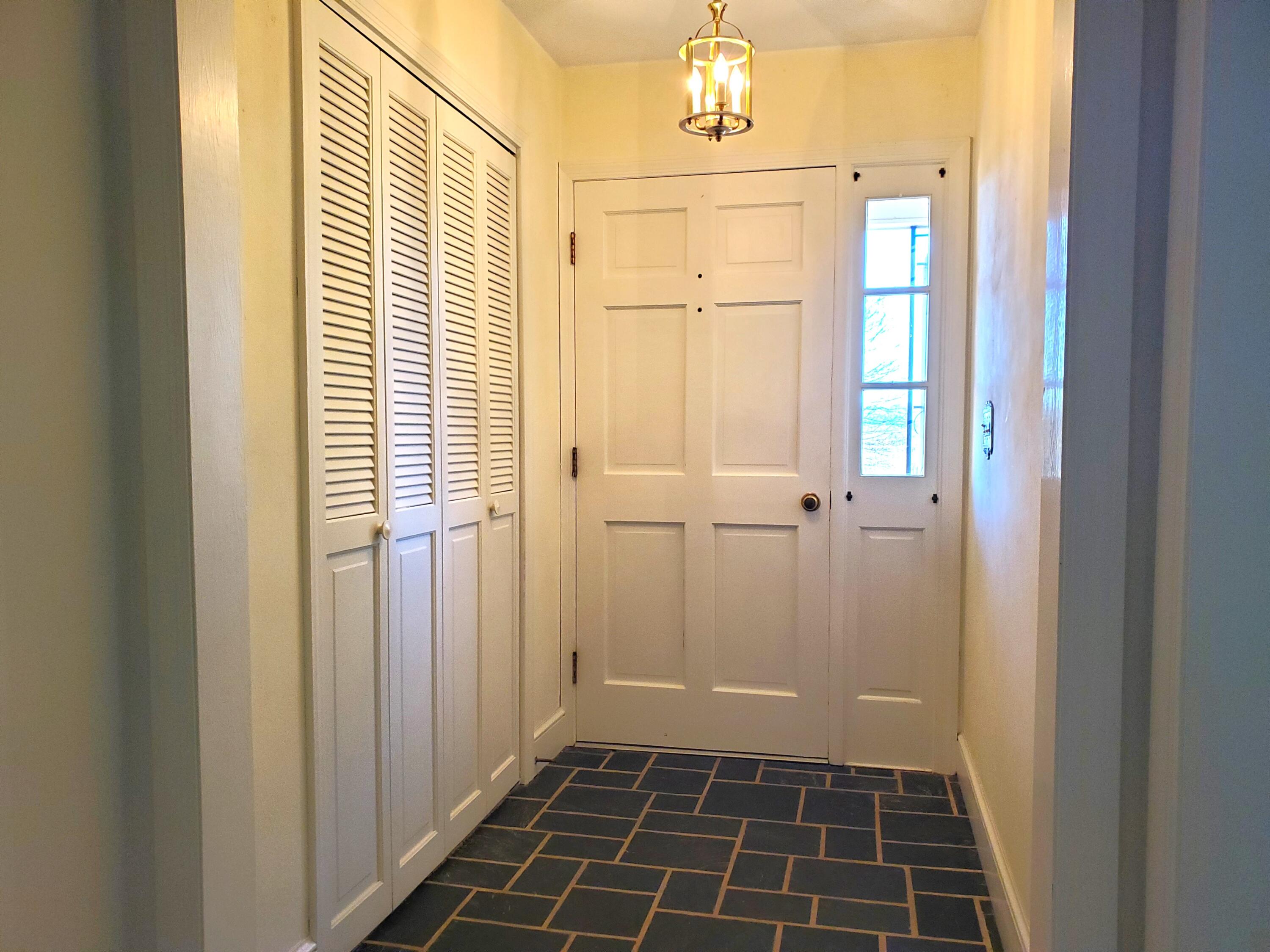 43 Stoneview Cir