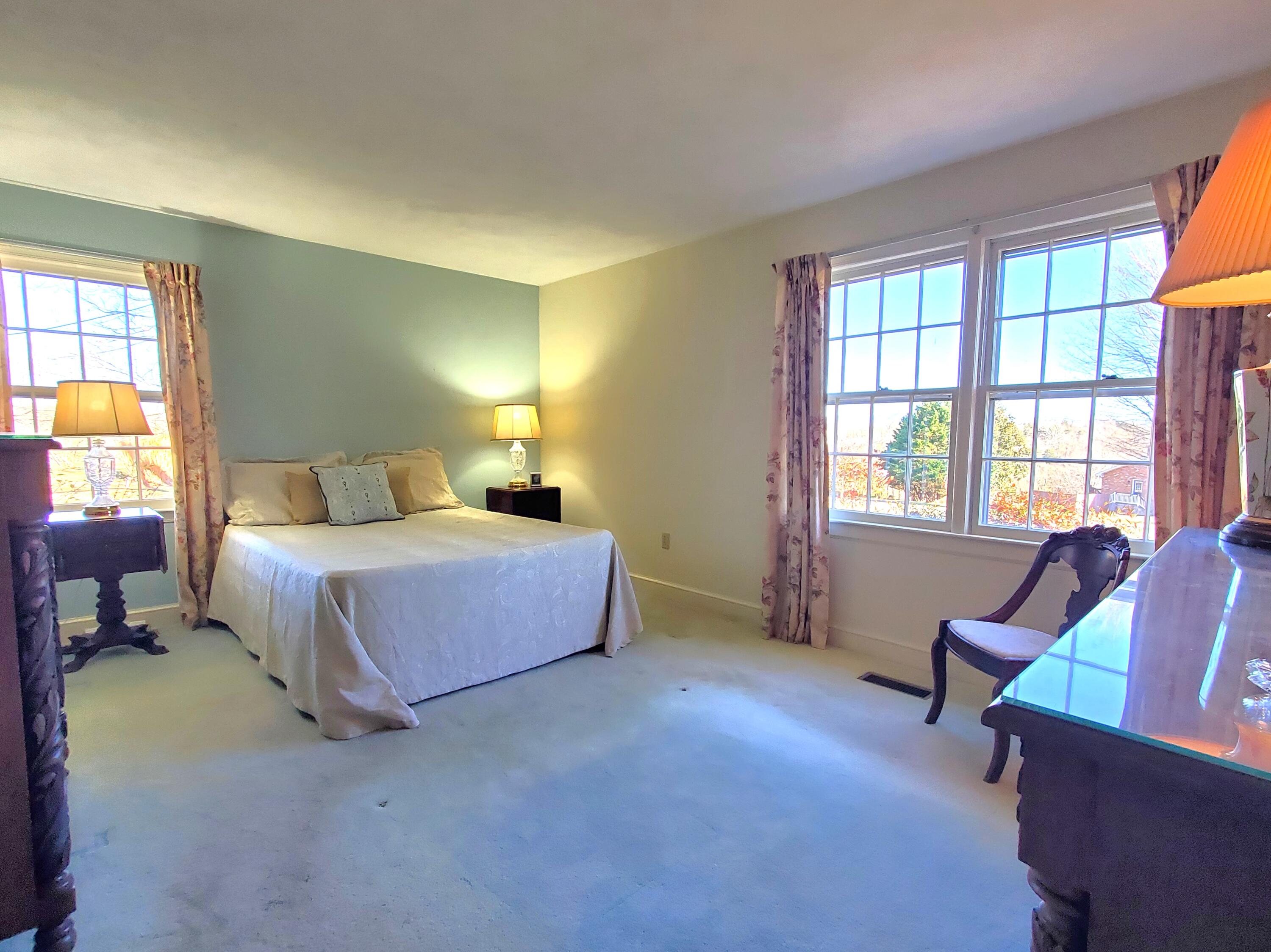 43 Stoneview Cir