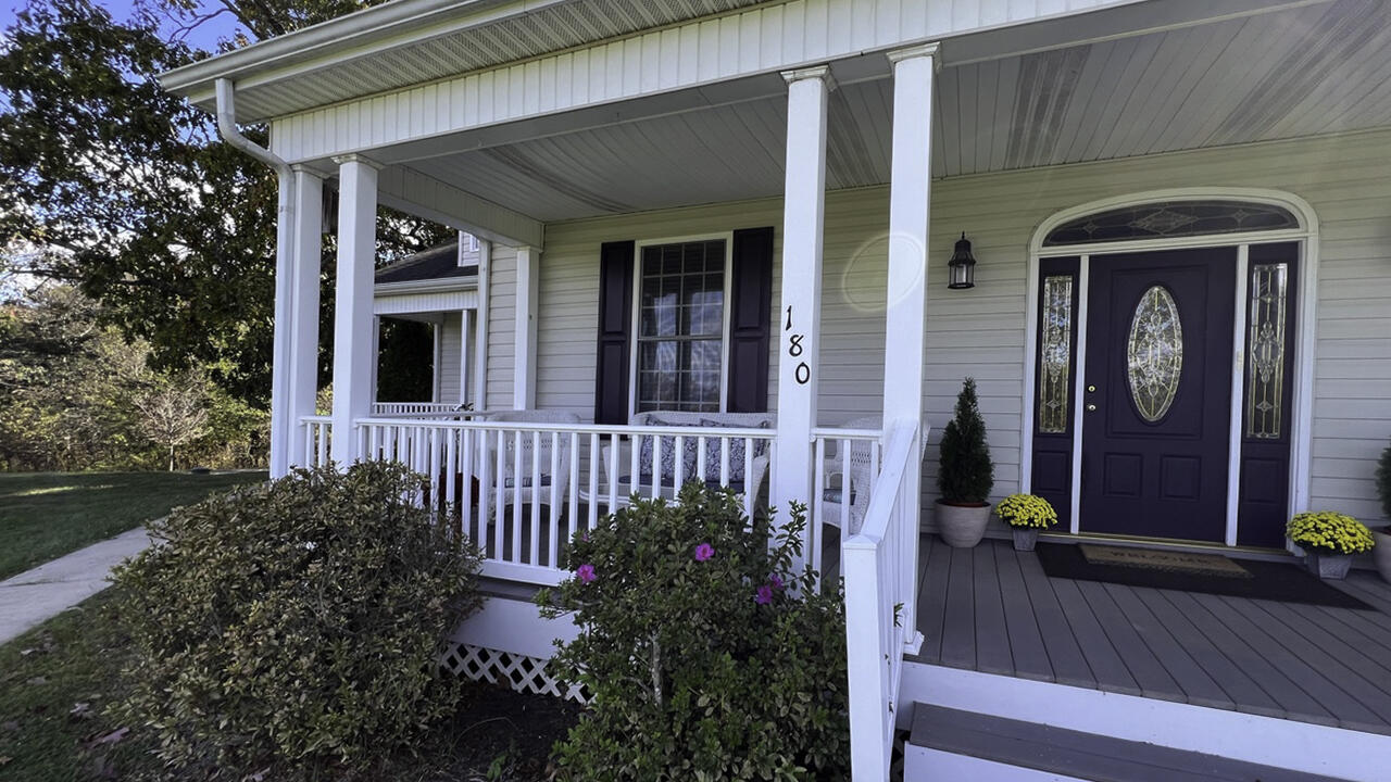180 Longview Meadow Dr