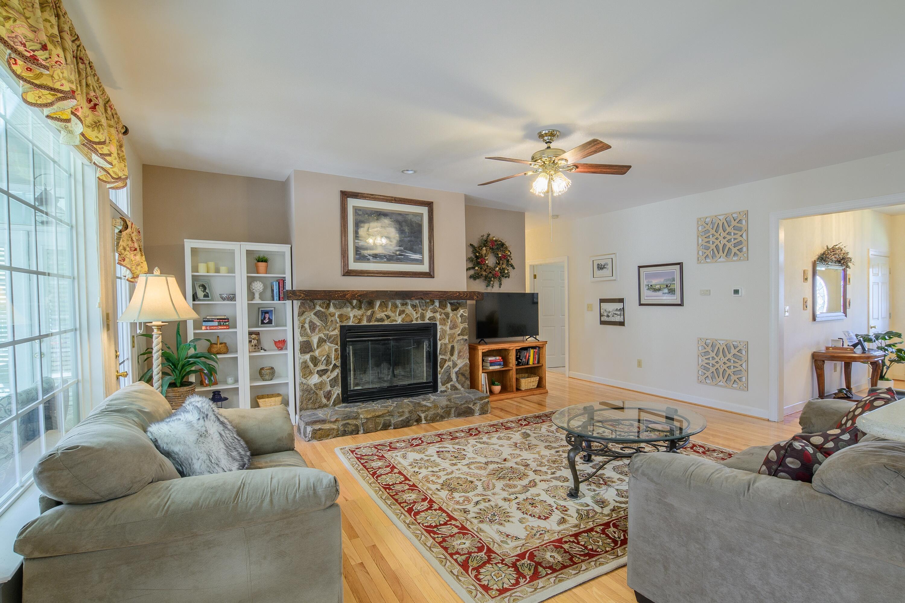 180 Longview Meadow Dr