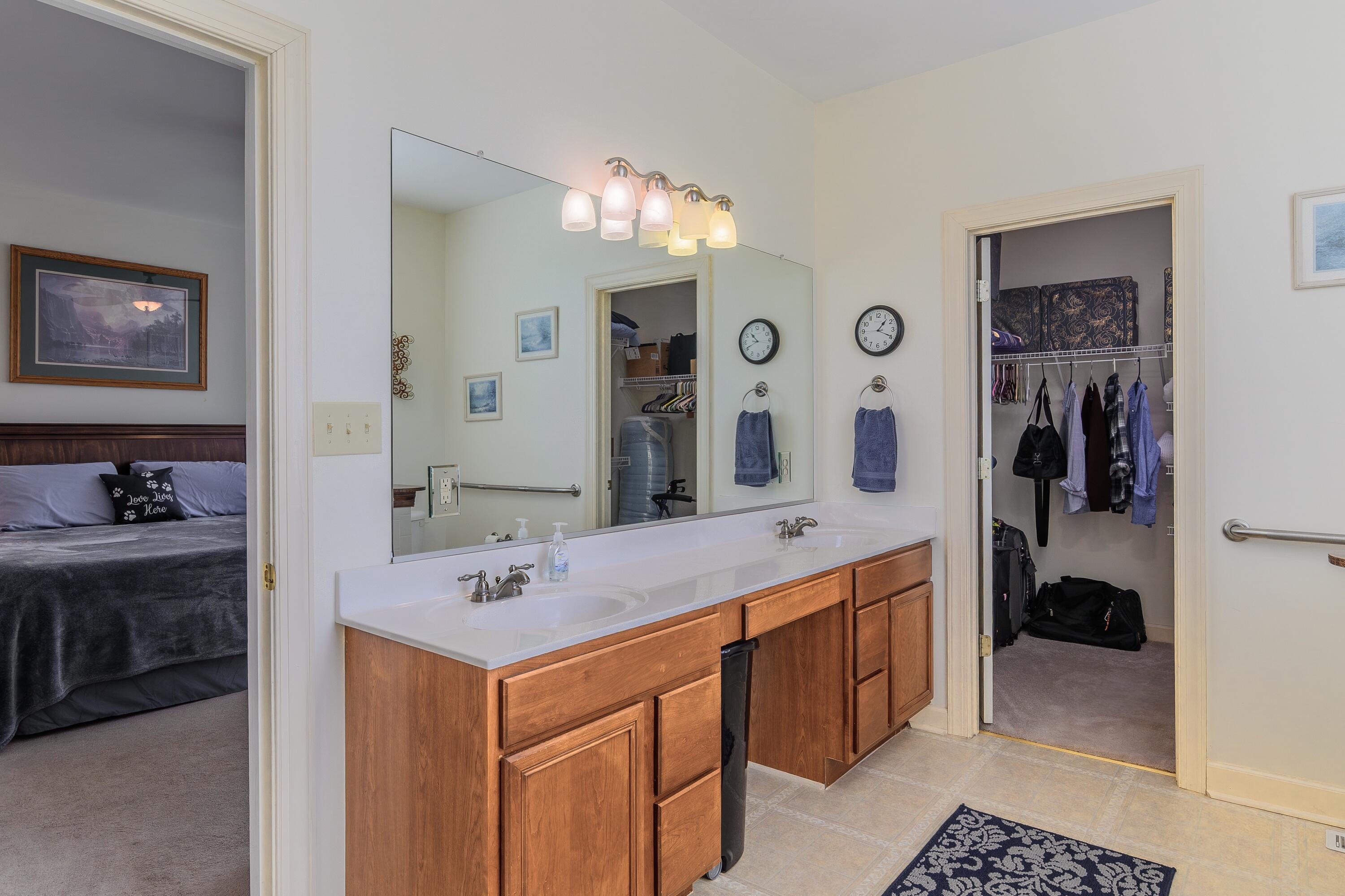 180 Longview Meadow Dr