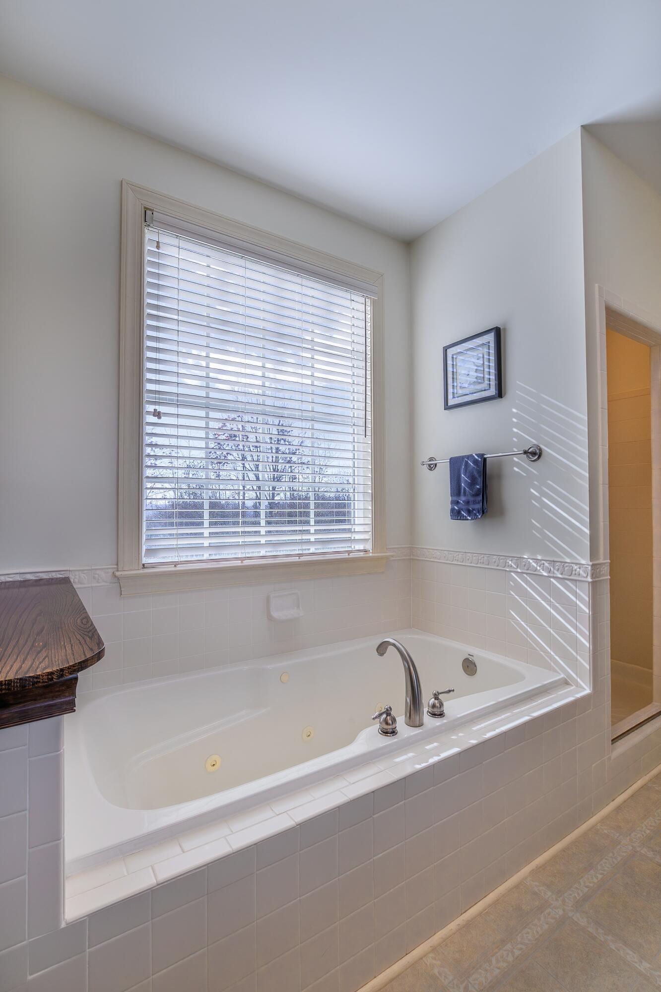 180 Longview Meadow Dr