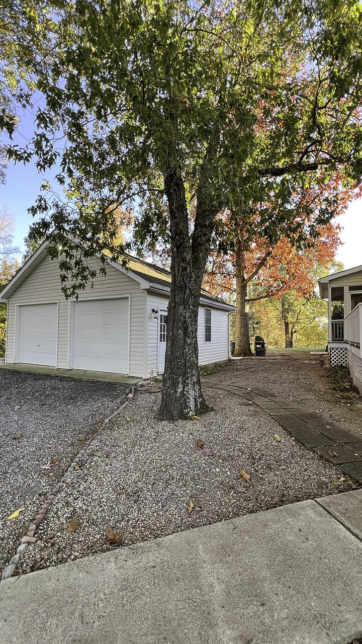 180 Longview Meadow Dr