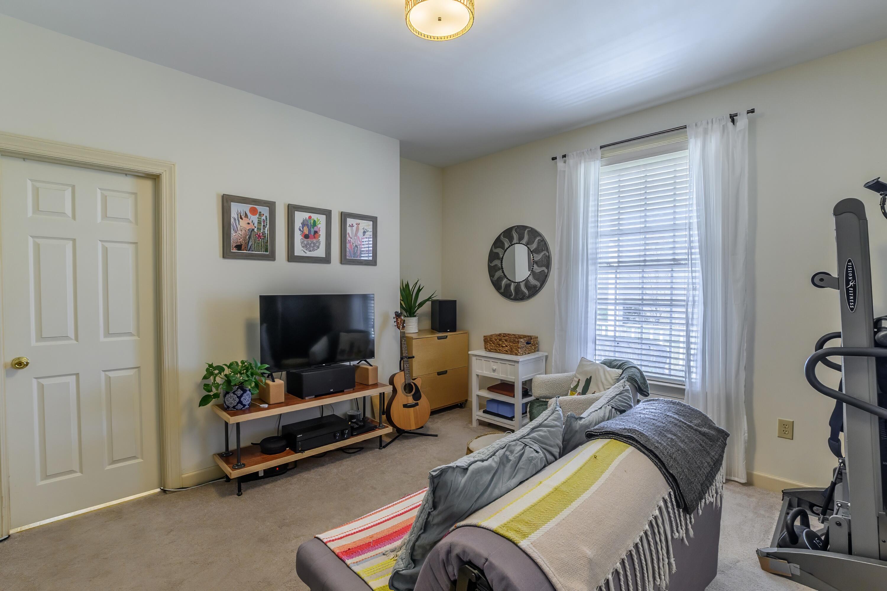 180 Longview Meadow Dr