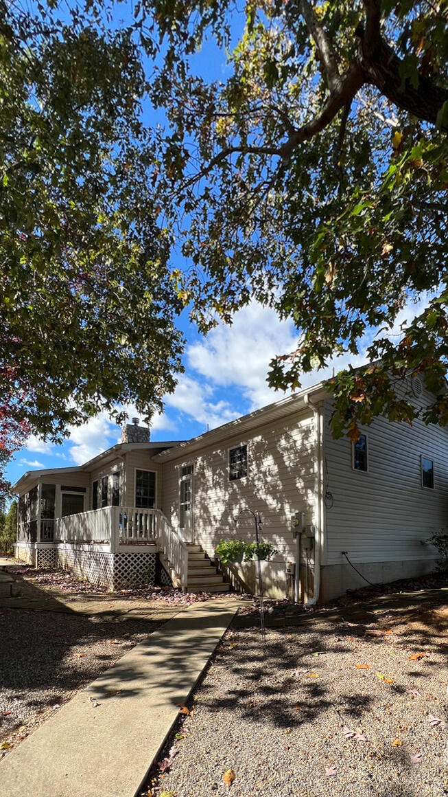 180 Longview Meadow Dr