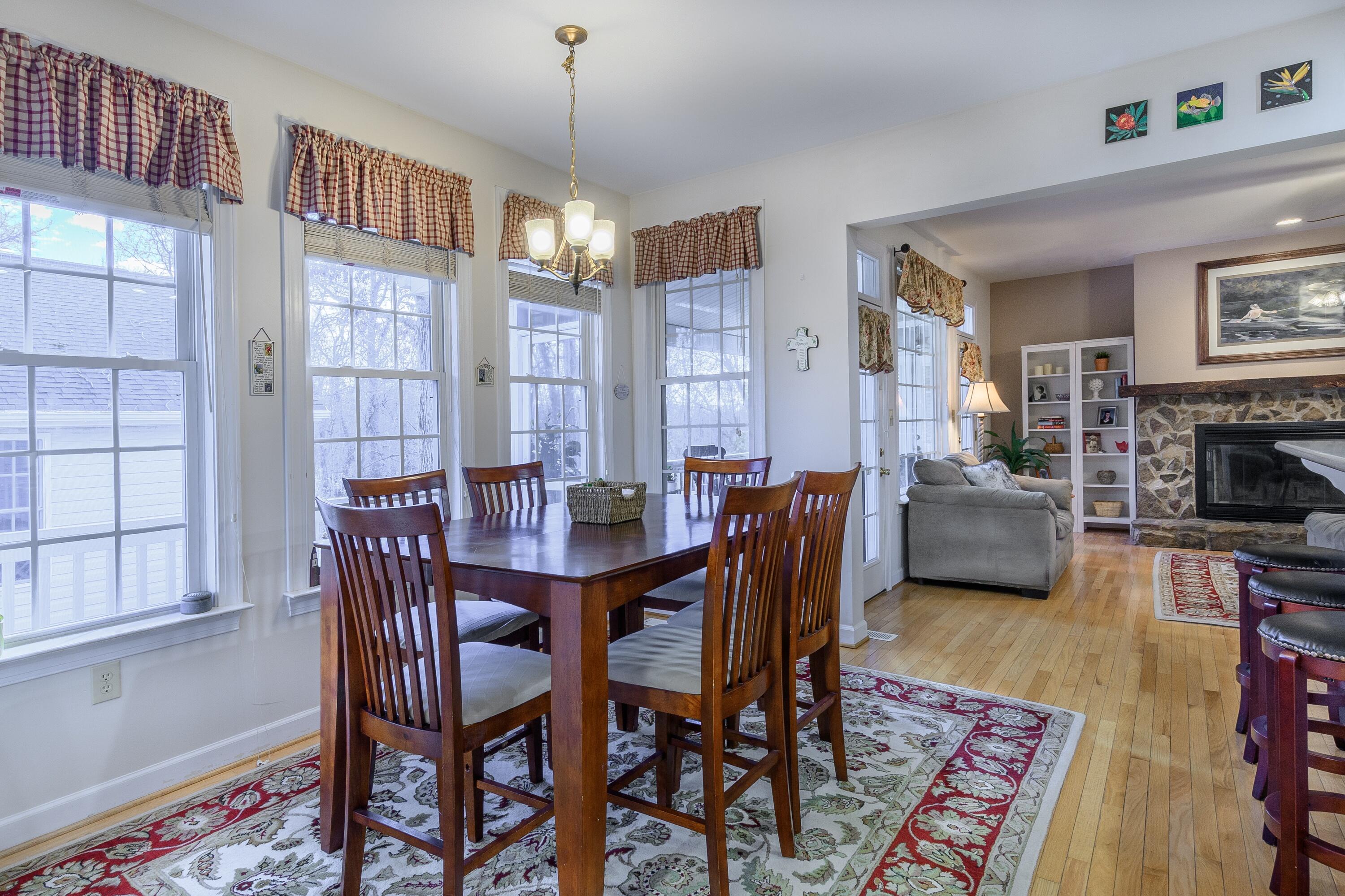 180 Longview Meadow Dr