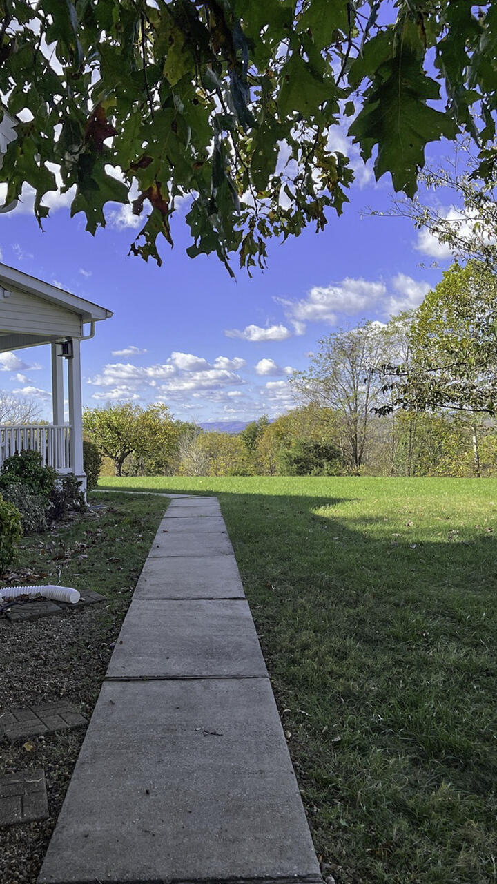 180 Longview Meadow Dr
