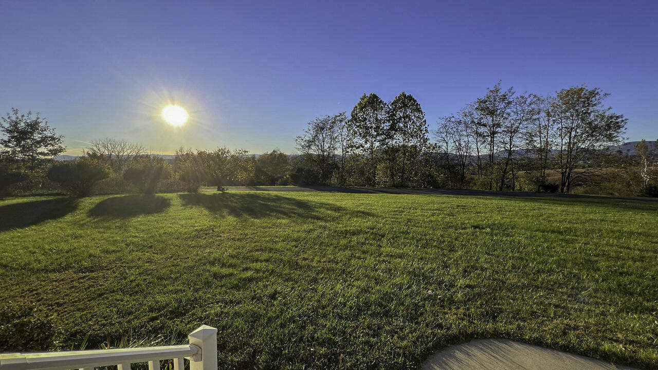 180 Longview Meadow Dr