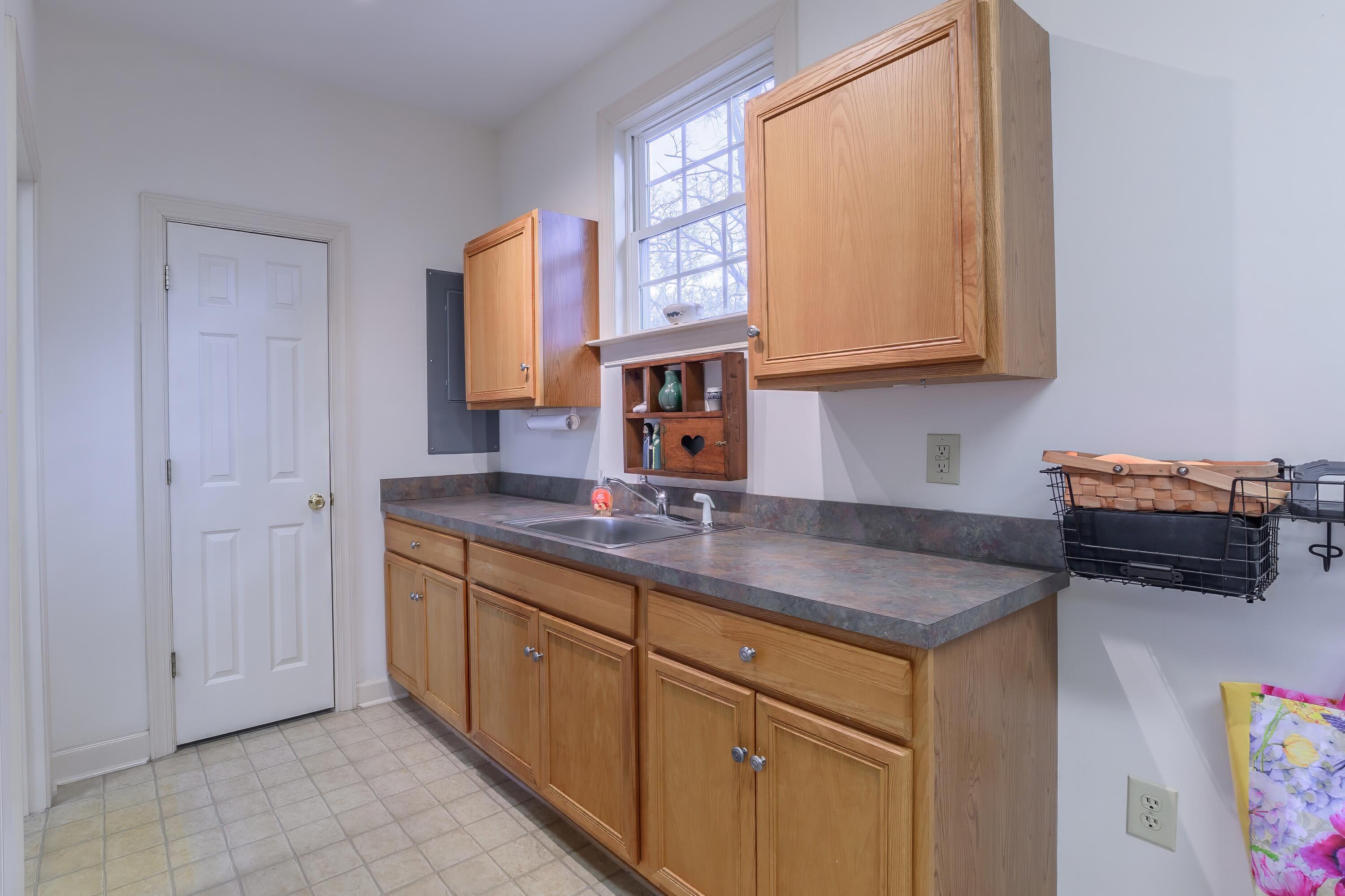 180 Longview Meadow Dr