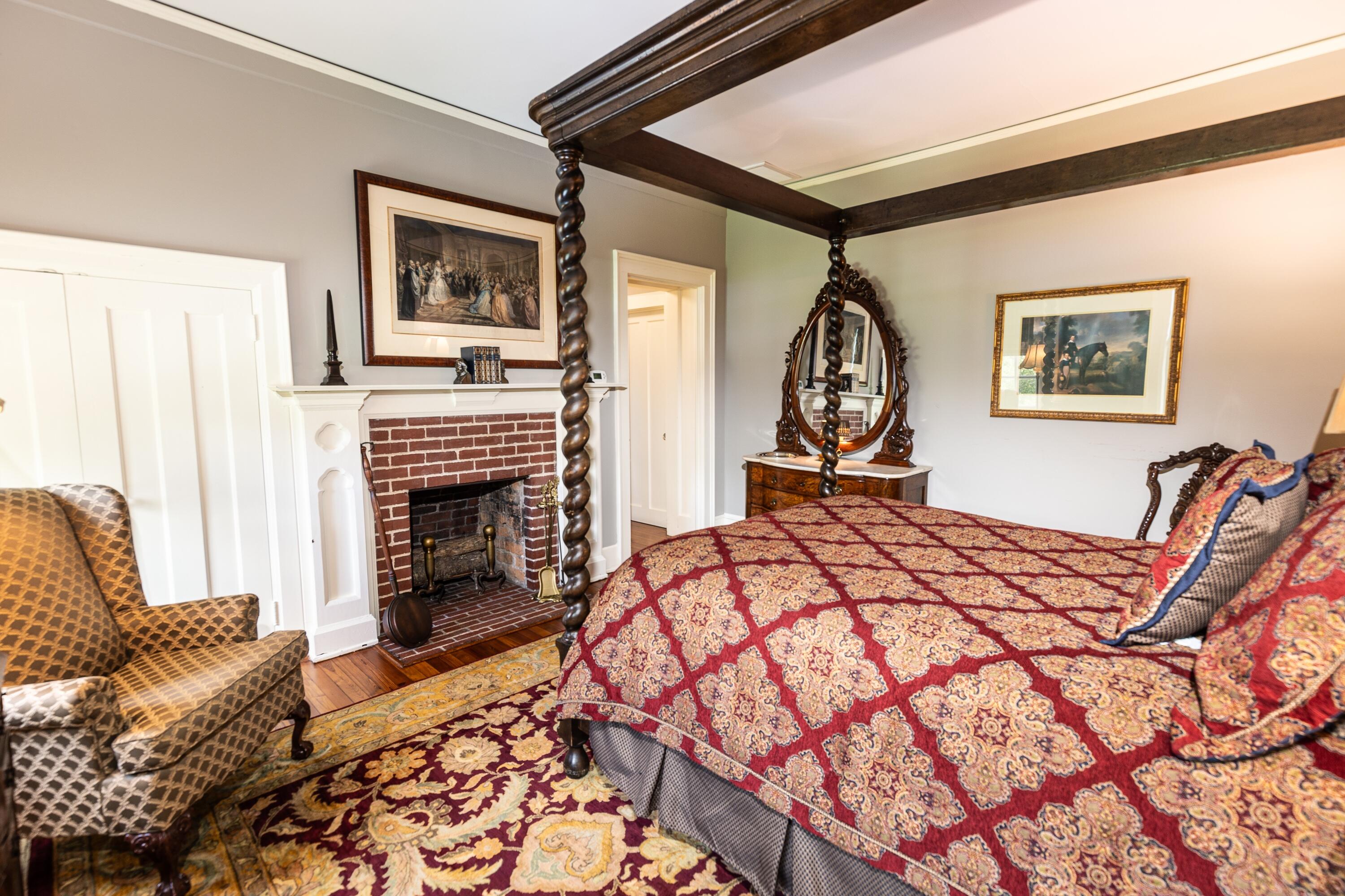 20 Houston Tavern Ln