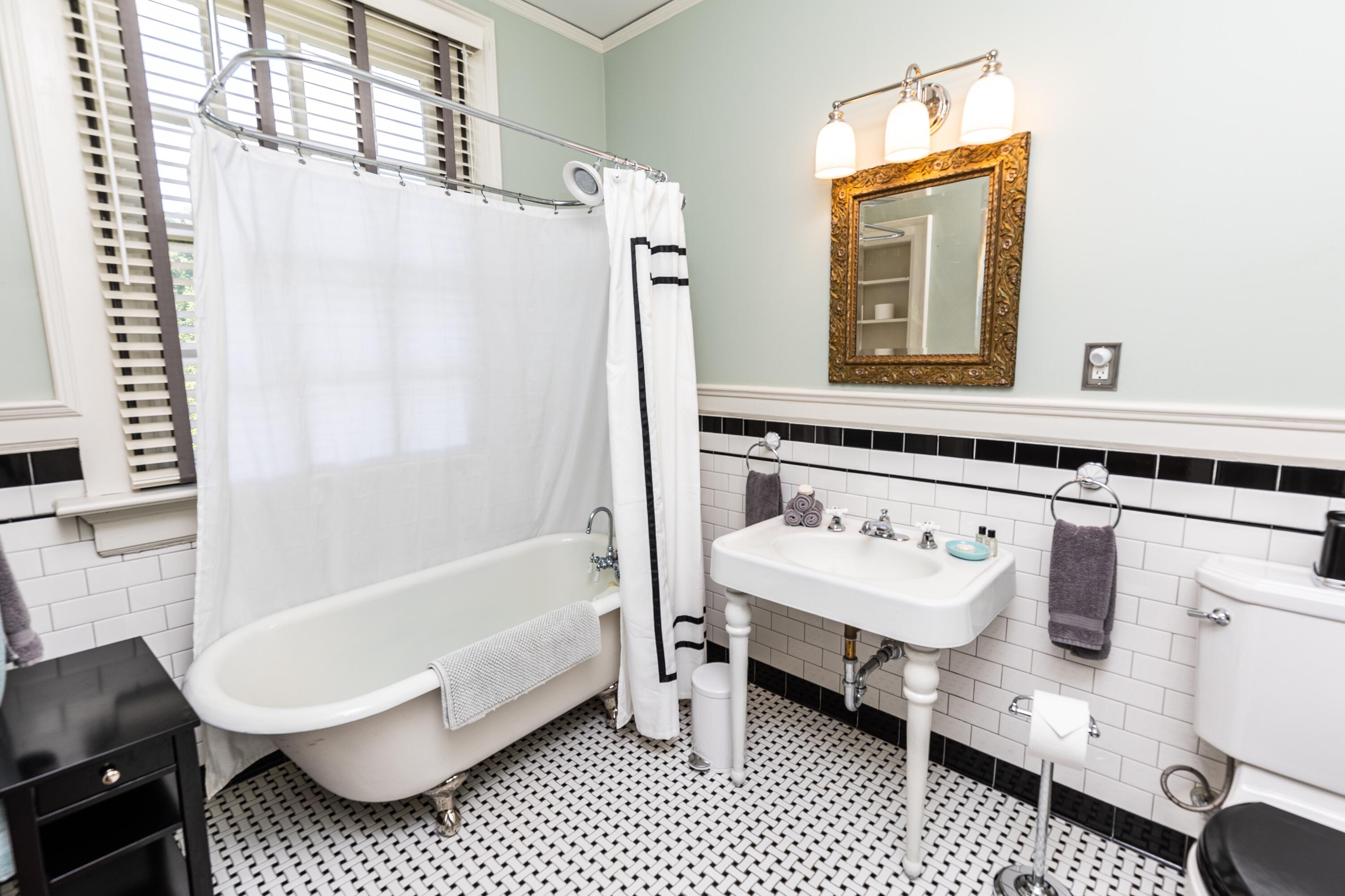 20 Houston Tavern Ln