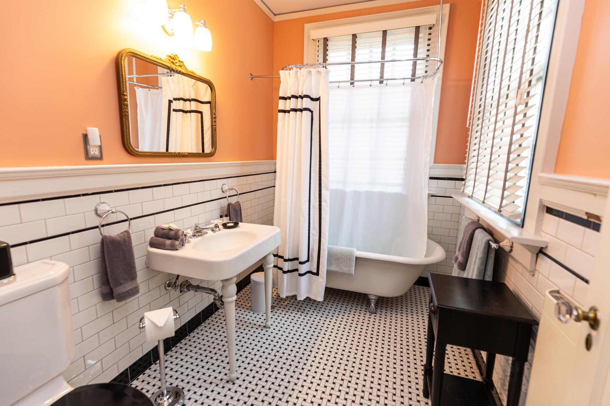 20 Houston Tavern Ln