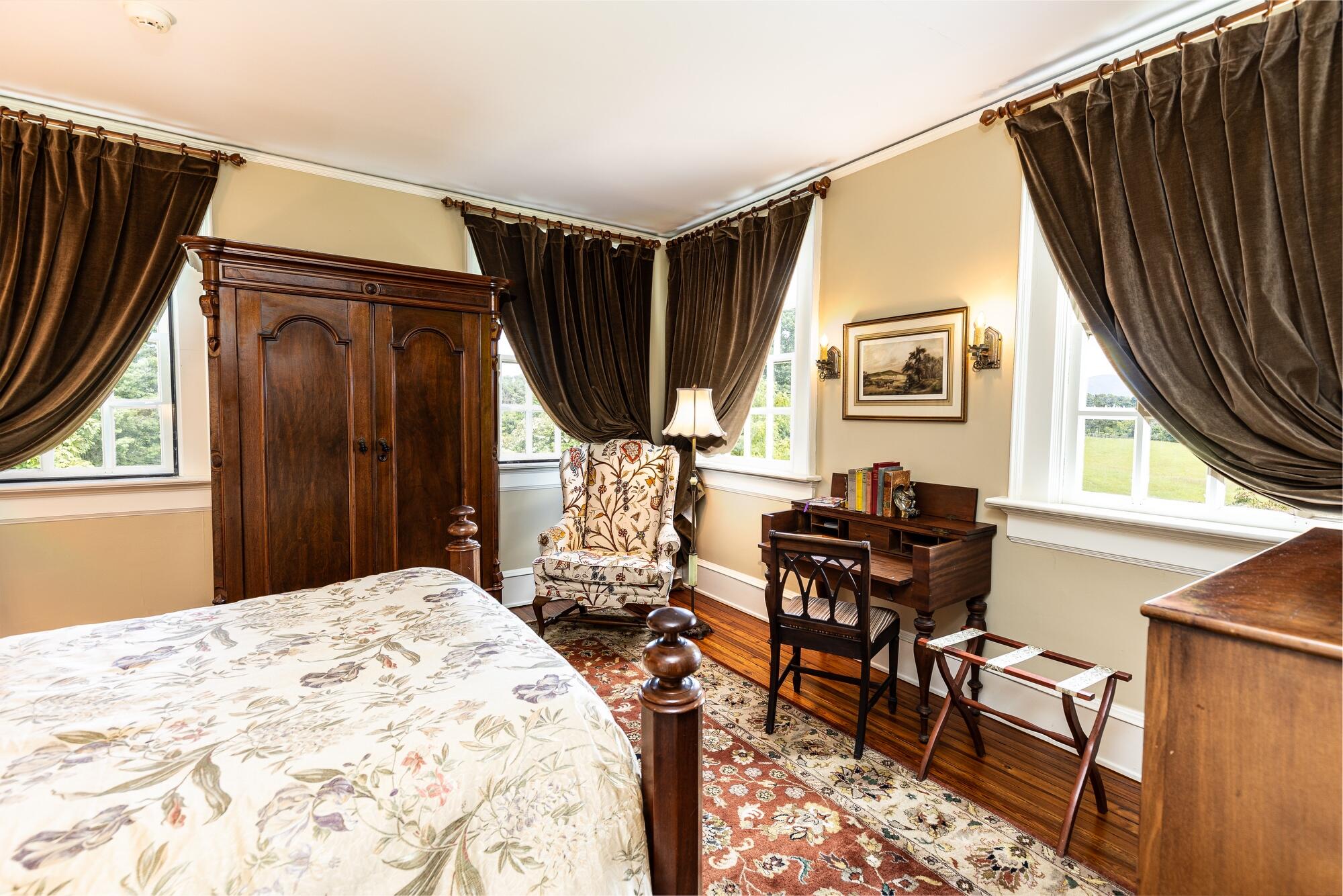 20 Houston Tavern Ln