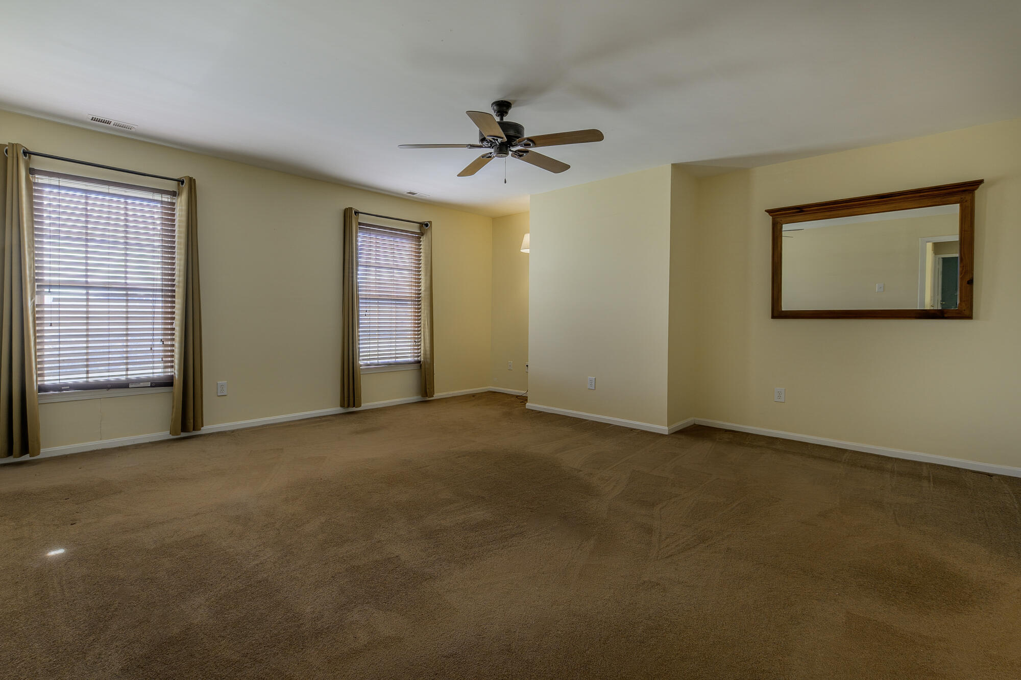 12 Hall Cir