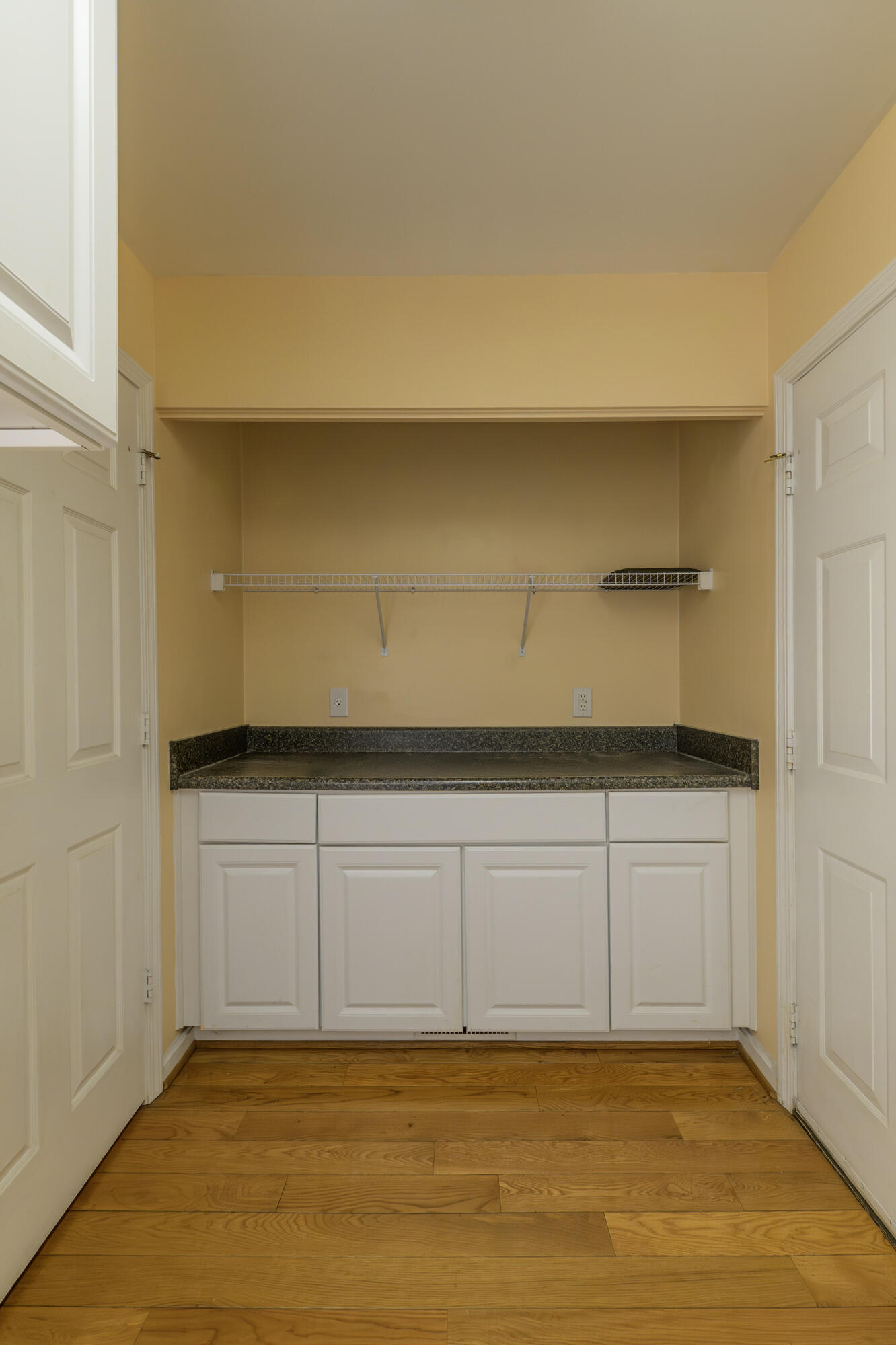 12 Hall Cir