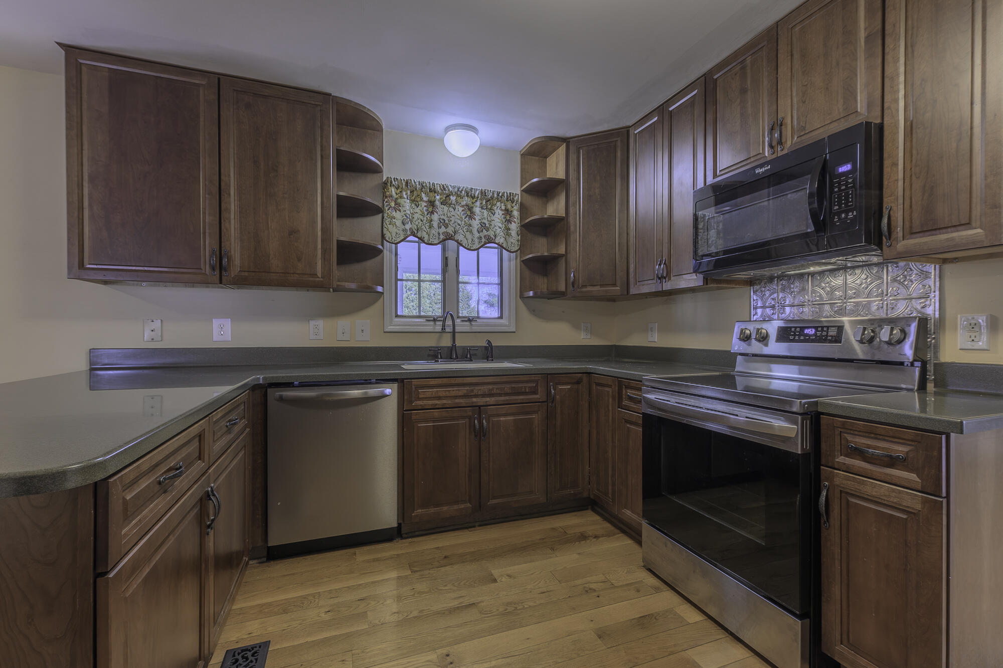 12 Hall Cir