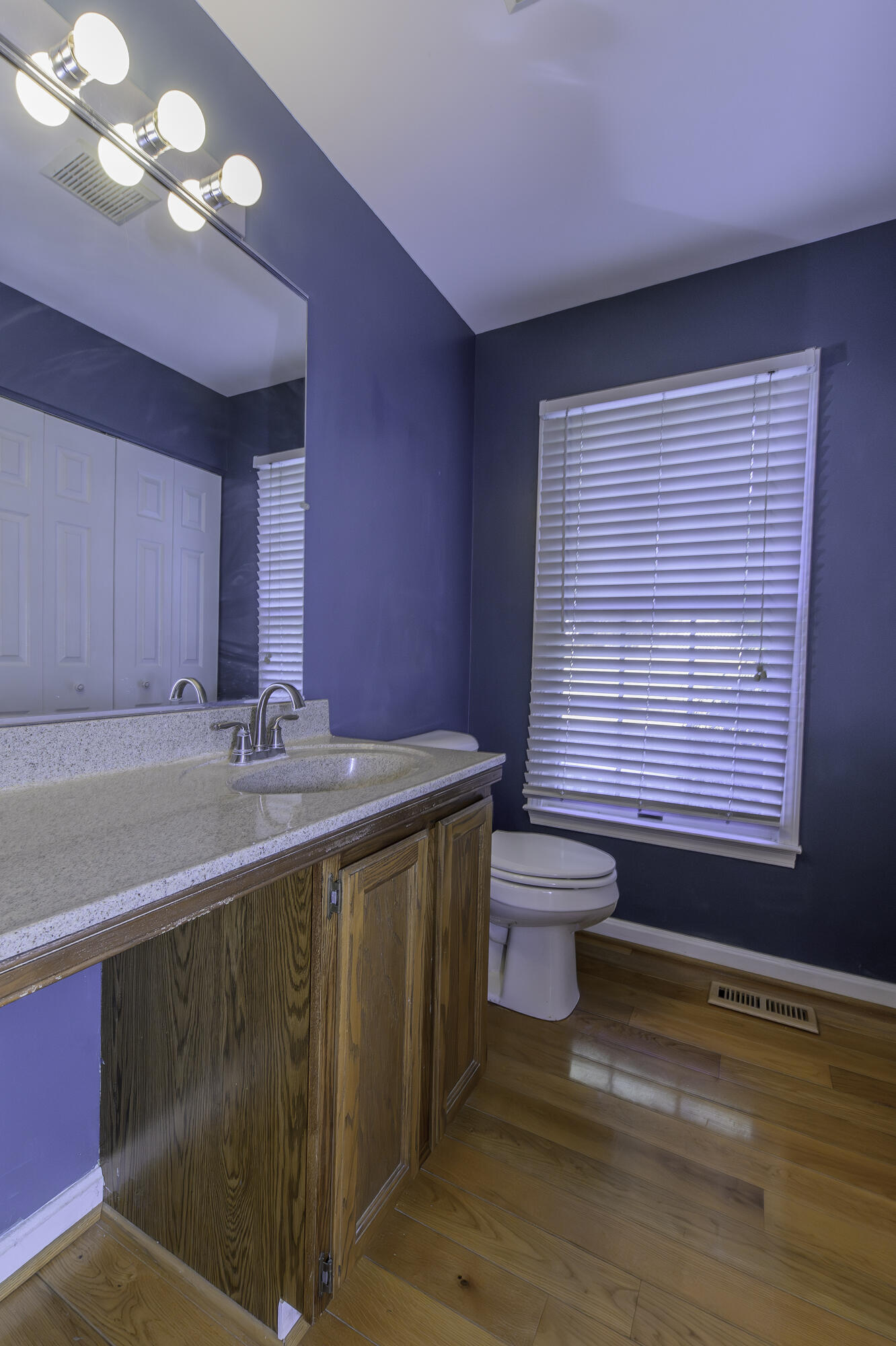 12 Hall Cir