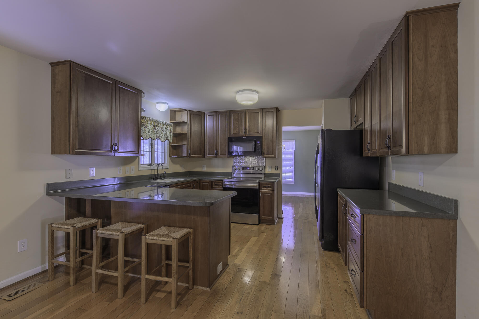 12 Hall Cir
