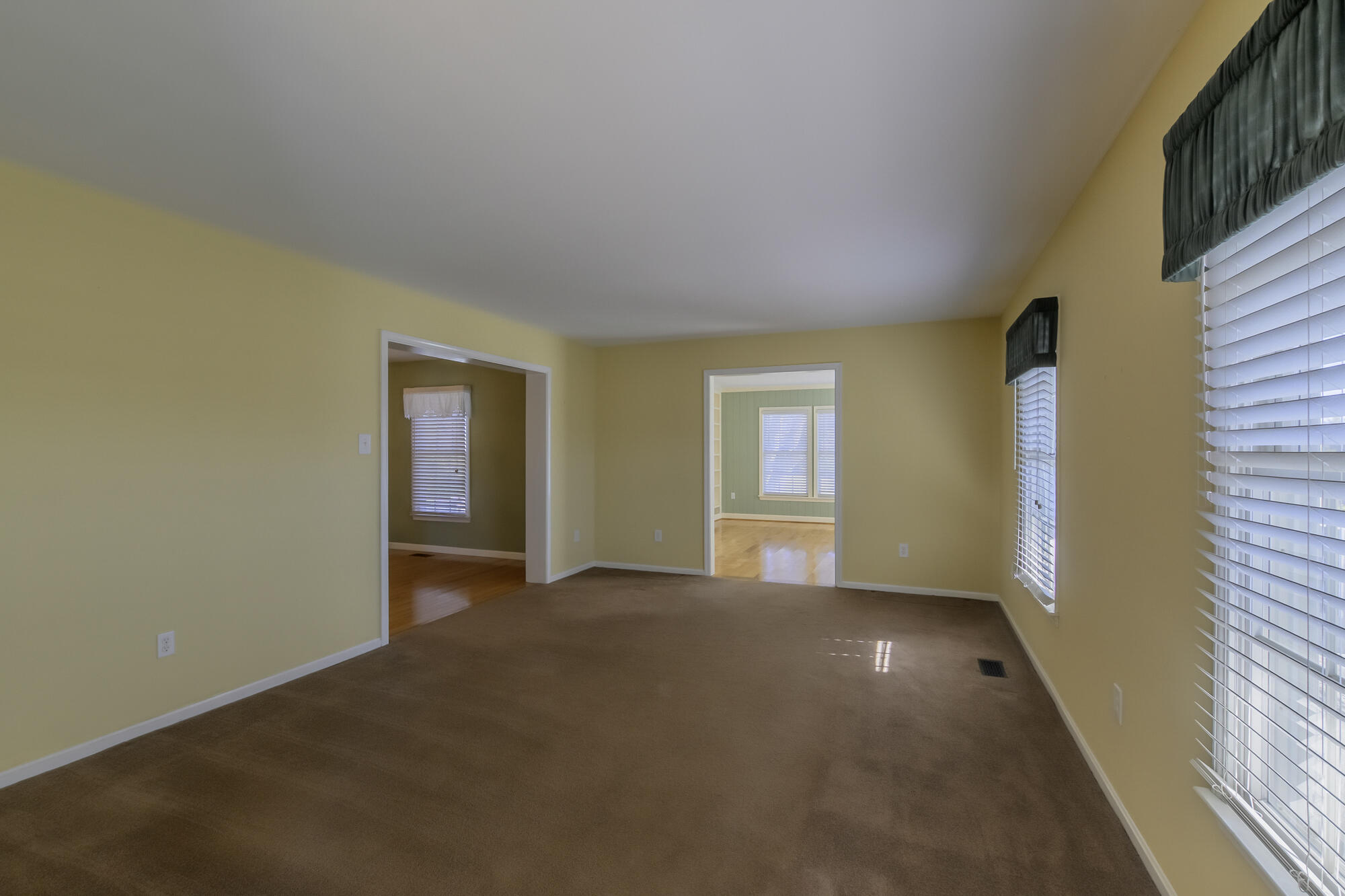 12 Hall Cir