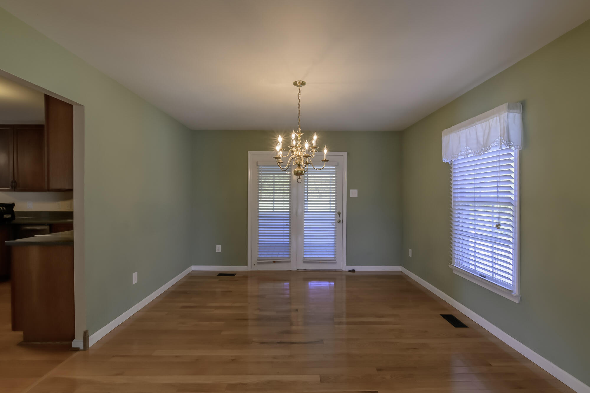 12 Hall Cir