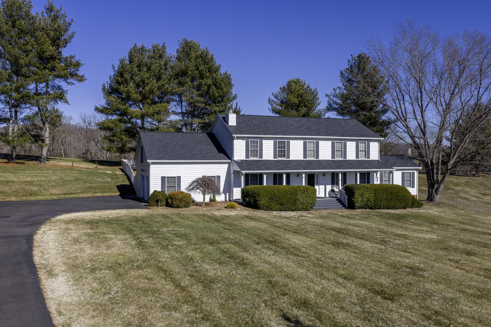 12 Hall Cir