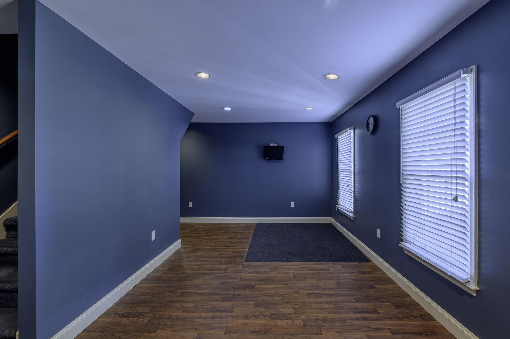 12 Hall Cir